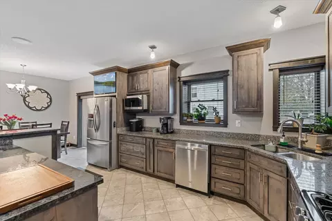 Kitchen - 302 9th St, Silvis, IL 61282 photo 2 of 6