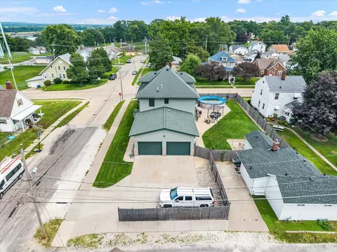 View/Area - 302 9th St, Silvis, IL 61282 photo 1 of 7