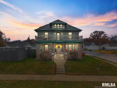 Exterior - 302 9th St, Silvis, IL 61282 photo 2 of 11
