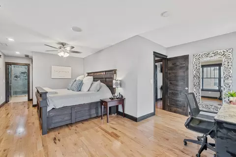 Bedroom - 302 9th St, Silvis, IL 61282 photo 11 of 13