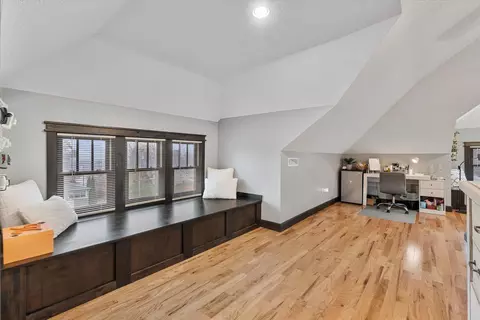 Entry Way - 302 9th St, Silvis, IL 61282 photo 5 of 7
