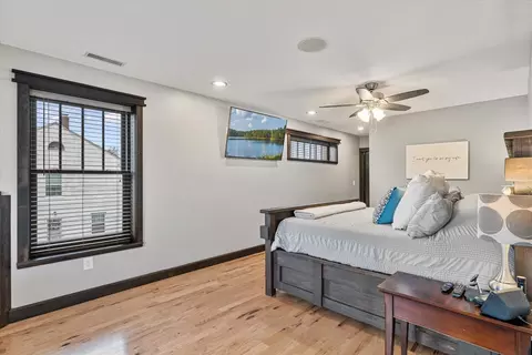Bedroom - 302 9th St, Silvis, IL 61282 photo 12 of 13