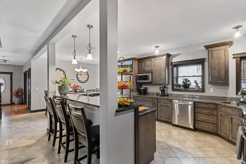 Kitchen - 302 9th St, Silvis, IL 61282 photo 1 of 6