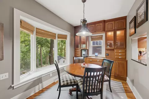 Dining - 933 22nd St, Moline, IL 61265 photo 3 of 4