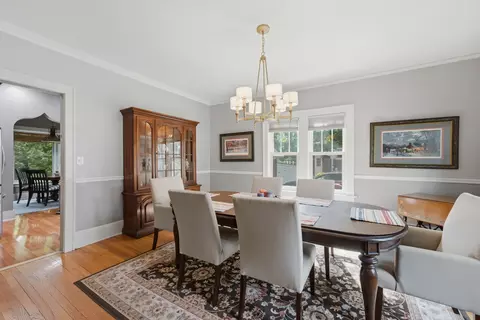 Dining - 933 22nd St, Moline, IL 61265 photo 1 of 4