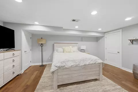 Bedroom - 933 22nd St, Moline, IL 61265 photo 4 of 4