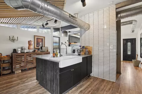 Kitchen - 2016 Main St, Evanston, IL 60202 photo 3 of 6