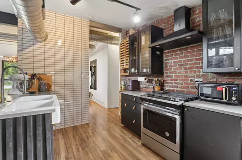 Kitchen - 2016 Main St, Evanston, IL 60202 photo 4 of 6