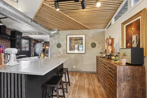 Kitchen - 2016 Main St, Evanston, IL 60202 photo 5 of 6