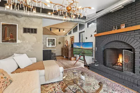 Living - 2016 Main St, Evanston, IL 60202 photo 6 of 6
