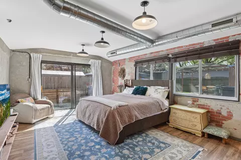 Bedroom - 2016 Main St, Evanston, IL 60202 photo 1 of 3