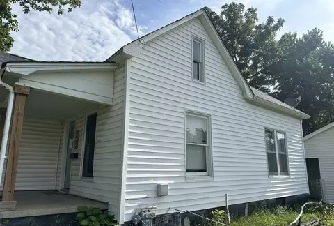 Exterior - 706 N Victor St, Christopher, IL 62822 photo 2 of 3
