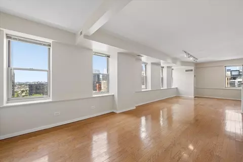 Living - 40 E 9th St #1512, Chicago, IL 60605 photo 4 of 12