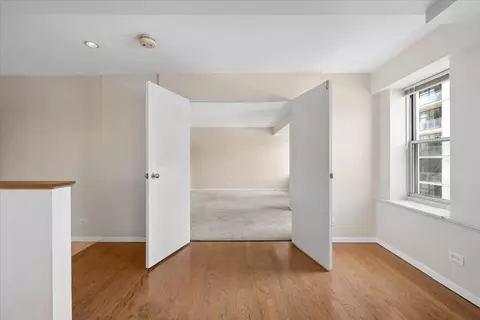 Living - 40 E 9th St #1512, Chicago, IL 60605 photo 9 of 12