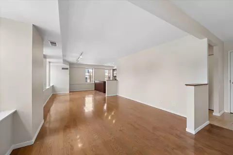 Living - 40 E 9th St #1512, Chicago, IL 60605 photo 5 of 12