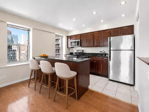 Kitchen - 40 E 9th St #1512, Chicago, IL 60605 photo 1 of 3