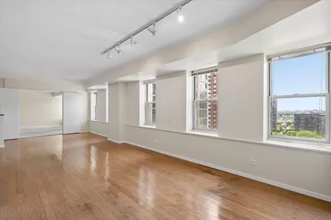 Living - 40 E 9th St #1512, Chicago, IL 60605 photo 7 of 12