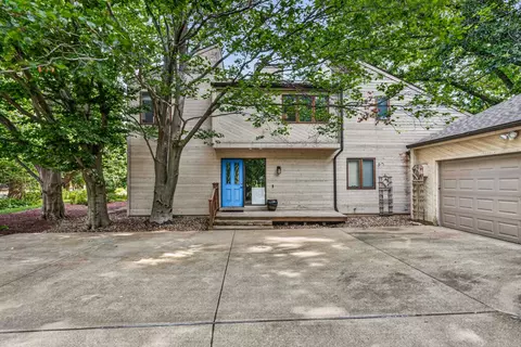 820 Dodds Dr, Champaign, IL 61820