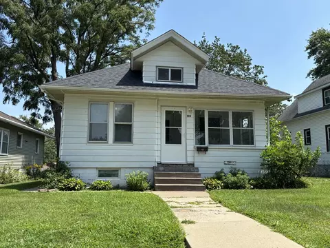 2915 Fair Ave, Davenport, IA 52803