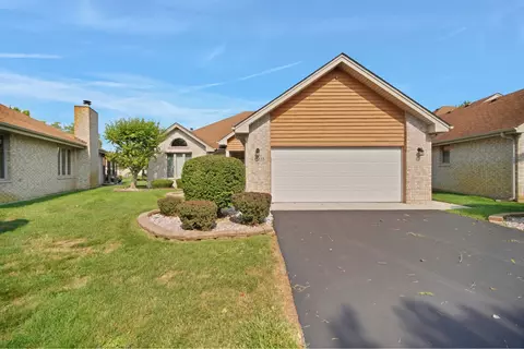18335 Pine Wood Ln, Tinley Park, IL 60477