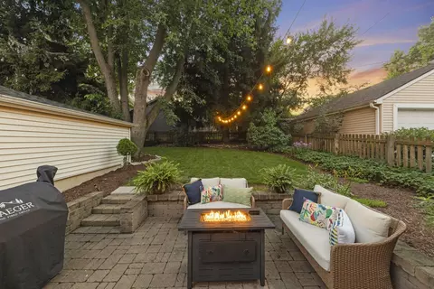 Exterior - 810 N Summit St, Wheaton, IL 60187 photo 6 of 15