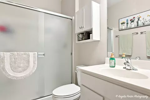 Bath - 1806 Doolin Ave, Mchenry, IL 60050 photo 1 of 1