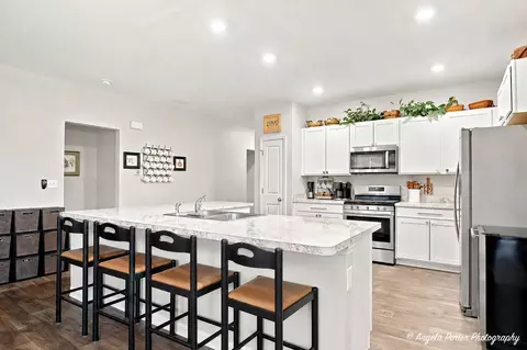 Kitchen - 1806 Doolin Ave, Mchenry, IL 60050 photo 3 of 7