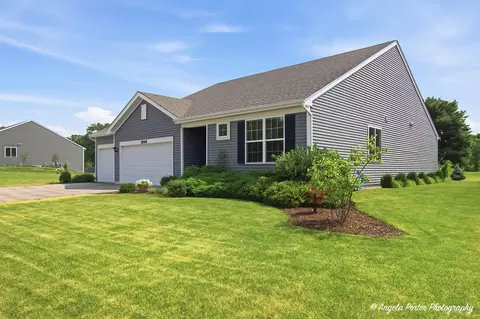 Exterior - 1806 Doolin Ave, Mchenry, IL 60050 photo 2 of 10