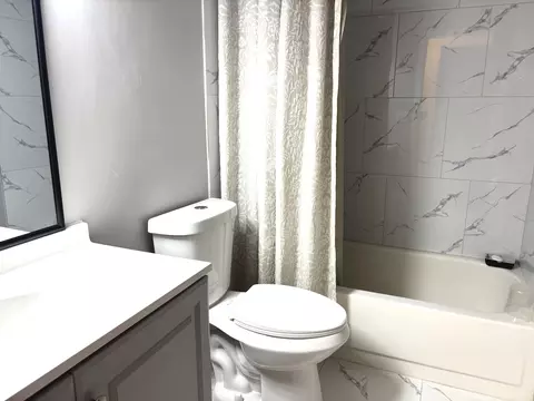 Bath - 495 Mchenry Rd #1B, Wheeling, IL 60090 photo 1 of 1