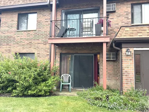 Exterior - 495 Mchenry Rd #1B, Wheeling, IL 60090 photo 2 of 3