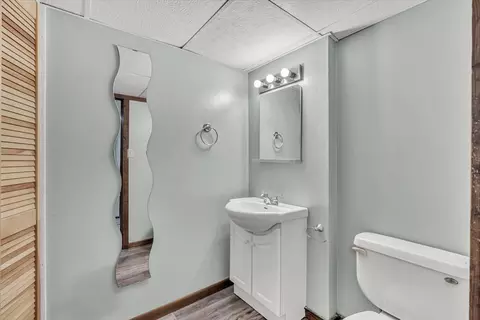 Bath - 62 Park View Dr, Park View, IA 52748 photo 3 of 3