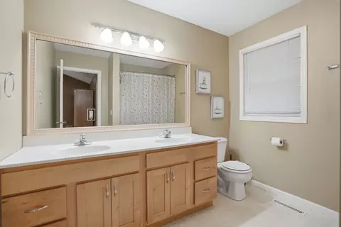 Bath - 212 8th Ave, Hampton, IL 61256 photo 3 of 3