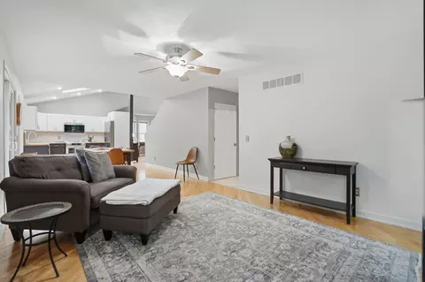 Entry Way - 212 8th Ave, Hampton, IL 61256 photo 1 of 1