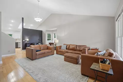 Living - 212 8th Ave, Hampton, IL 61256 photo 1 of 1