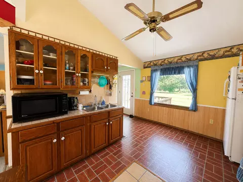 Kitchen - 834 W 7th St, Flora, IL 62839 photo 2 of 3