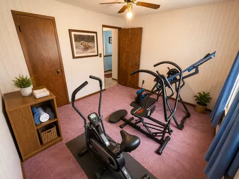 Bedroom - 834 W 7th St, Flora, IL 62839 photo 2 of 3