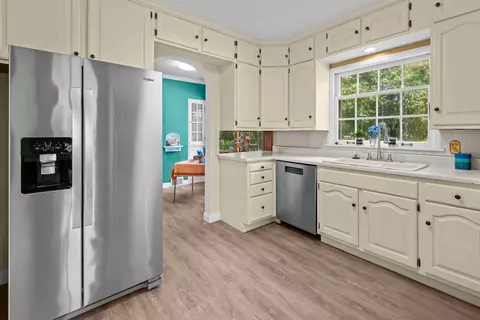 Kitchen - 2301 15th Ave, Moline, IL 61265 photo 1 of 4