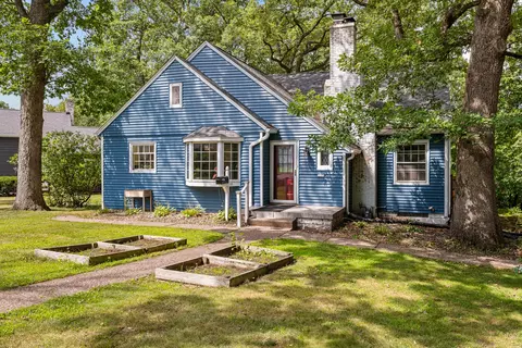 Exterior - 2301 15th Ave, Moline, IL 61265 photo 2 of 11