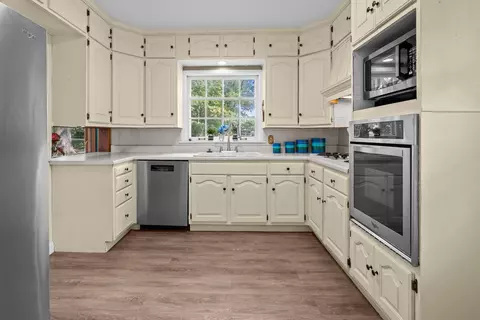 Kitchen - 2301 15th Ave, Moline, IL 61265 photo 3 of 4