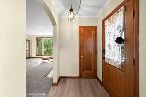 Entry Way - 2301 15th Ave, Moline, IL 61265 photo 2 of 5