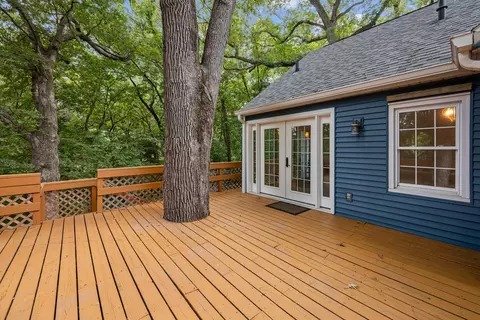 Exterior - 2301 15th Ave, Moline, IL 61265 photo 6 of 11