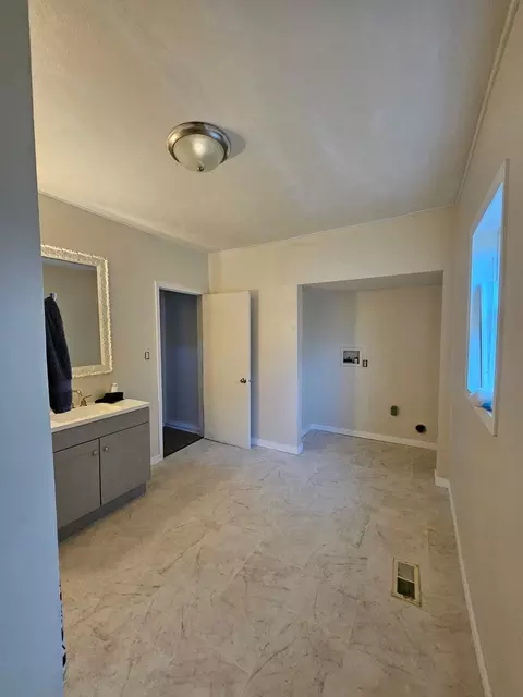 Bath - 105 N 7th St, Cornell, IL 61319 photo 1 of 2