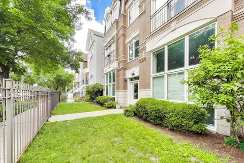 Exterior - 3111 N Seminary Ave #1N, Chicago, IL 60657 photo 2 of 3