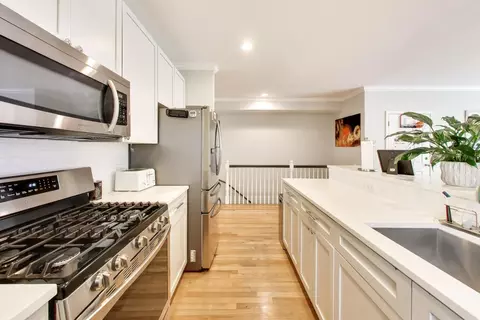 Kitchen - 3111 N Seminary Ave #1N, Chicago, IL 60657 photo 2 of 3