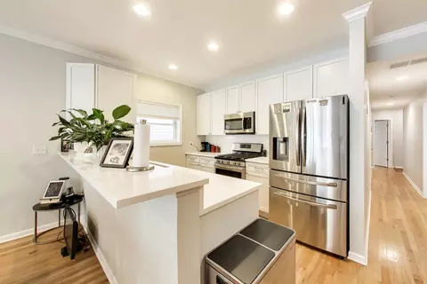 Kitchen - 3111 N Seminary Ave #1N, Chicago, IL 60657 photo 3 of 3