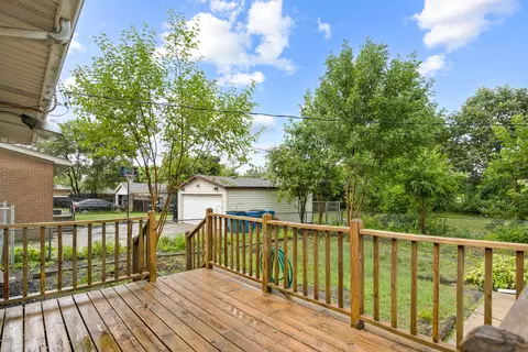 Exterior - 326 E Alden Dr, Addison, IL 60101 photo 4 of 5