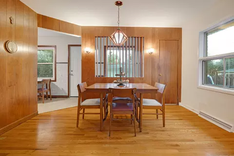 Dining - 326 E Alden Dr, Addison, IL 60101 photo 2 of 3