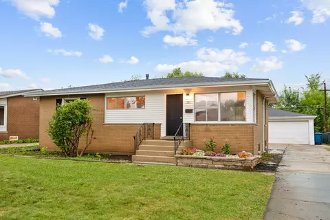 Exterior - 326 E Alden Dr, Addison, IL 60101 photo 2 of 5