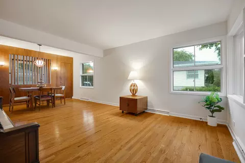 Living - 326 E Alden Dr, Addison, IL 60101 photo 3 of 3