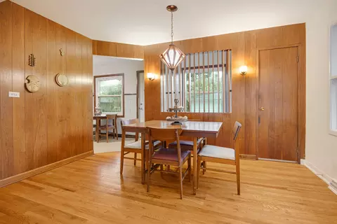 Dining - 326 E Alden Dr, Addison, IL 60101 photo 3 of 3